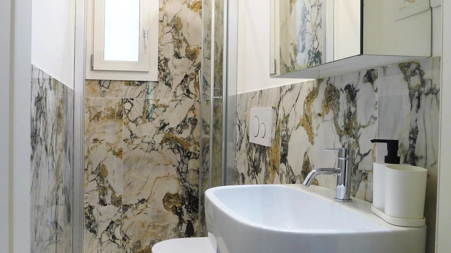 Pietro Apartment Florence Italy
