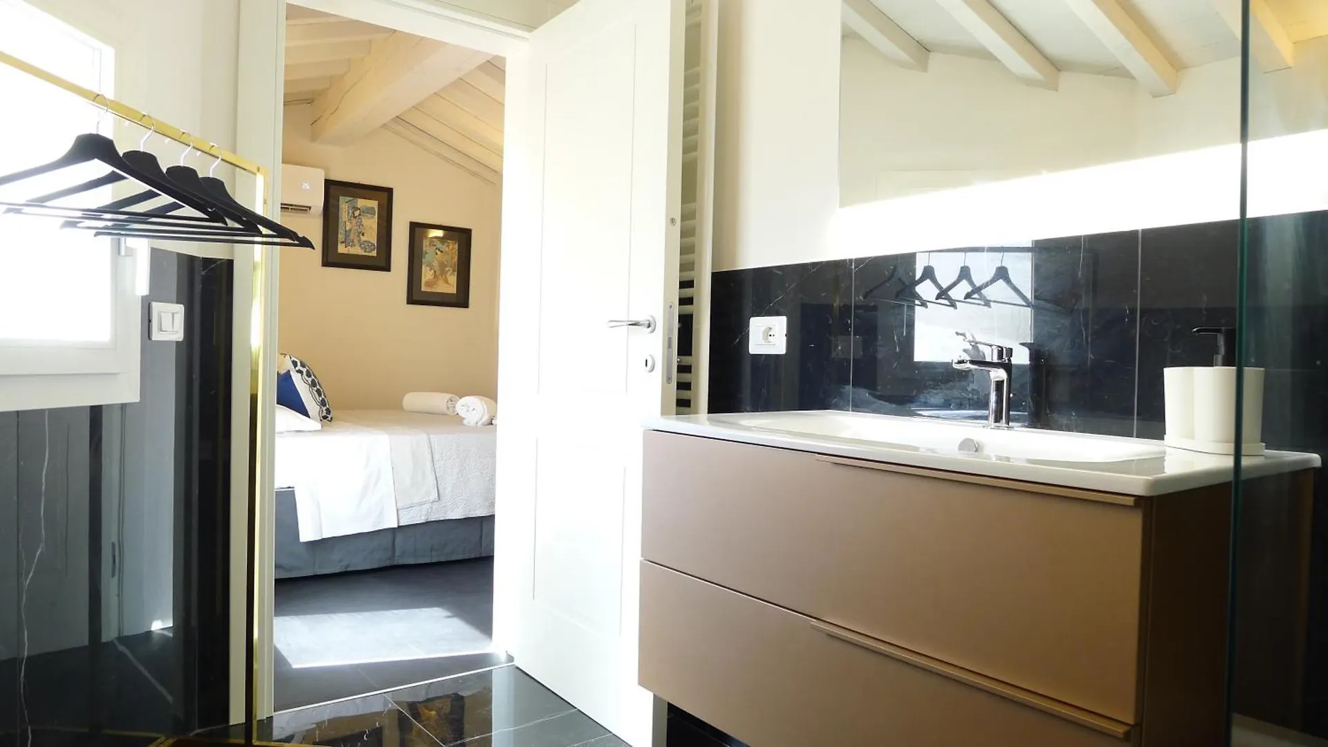 Pietro Apartment Florence Italy